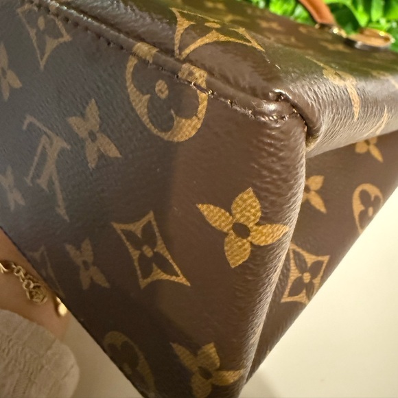 Louis Vuitton Marignan Monogram crossbody top handle bag - Picture 5 of 16